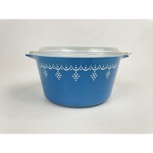 Vintage Pyrex Blue Garland Snowflake Casserole 1 QT #473 With Lid EUC